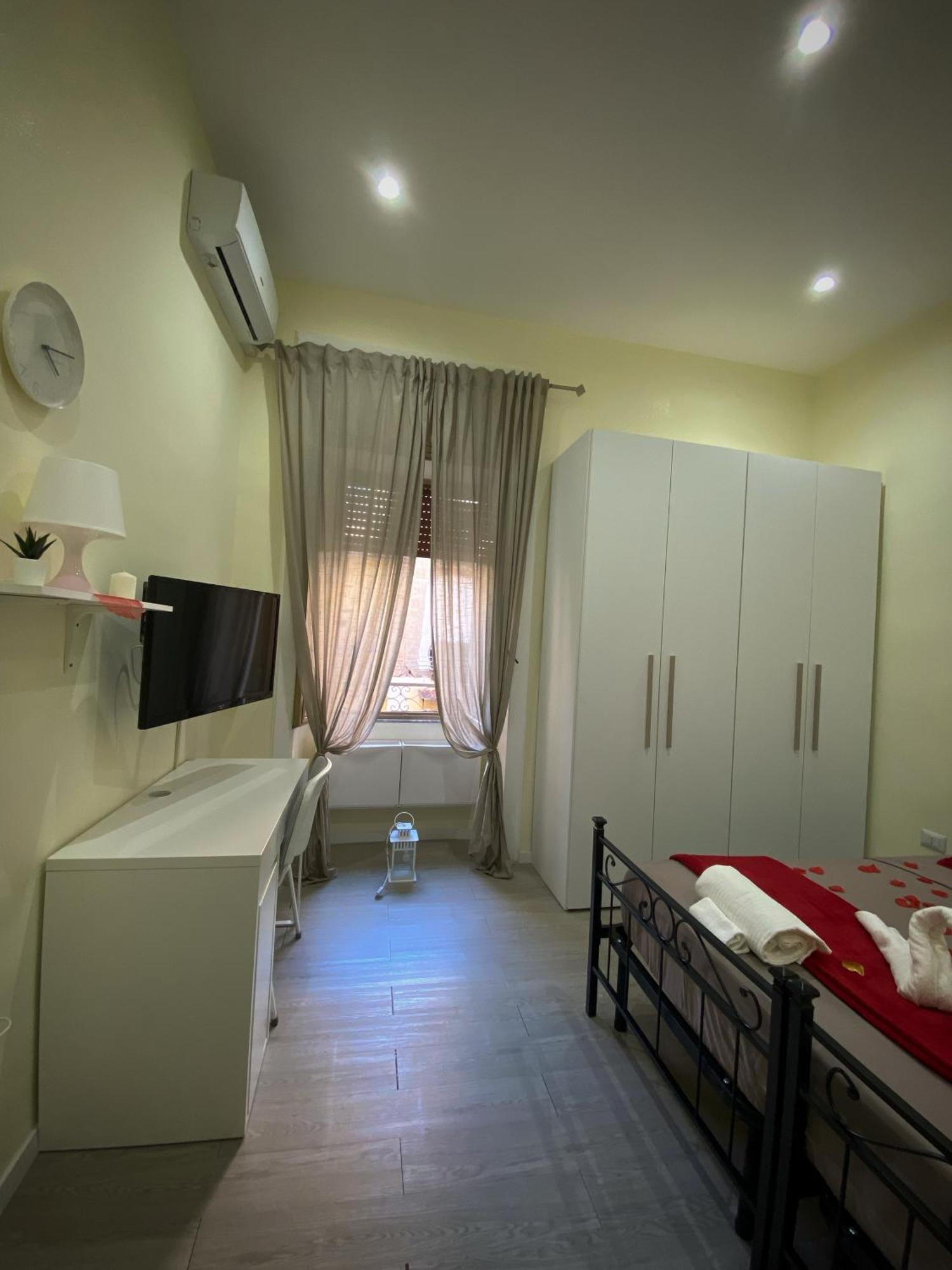 La Casa Al Centro " Vicino Al Centro Storico Di Napoli" Διαμέρισμα Εξωτερικό φωτογραφία